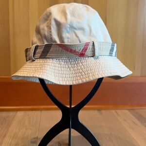 Burberry Plaid trench Hat